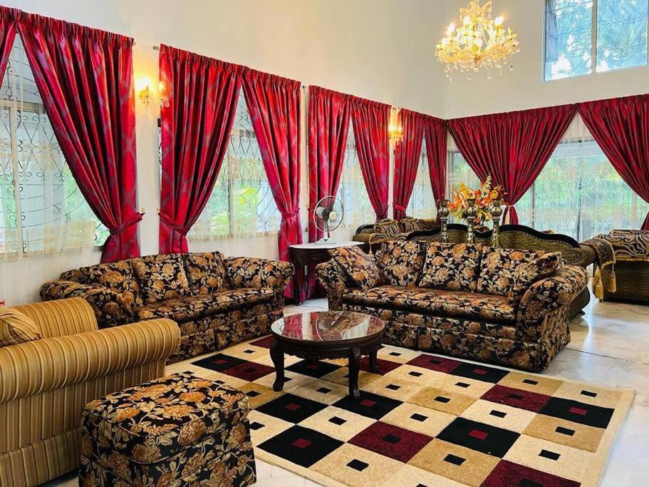 Vila W Pool Damansara Height Kl